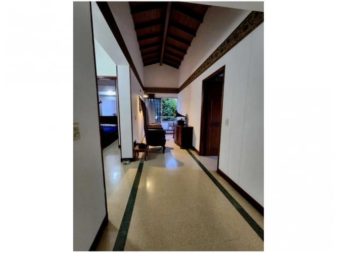 Casa de 4 alcobas en venta en Loma Del Esmeraldal, Medellín, 189 m² · foto 13 de 24
