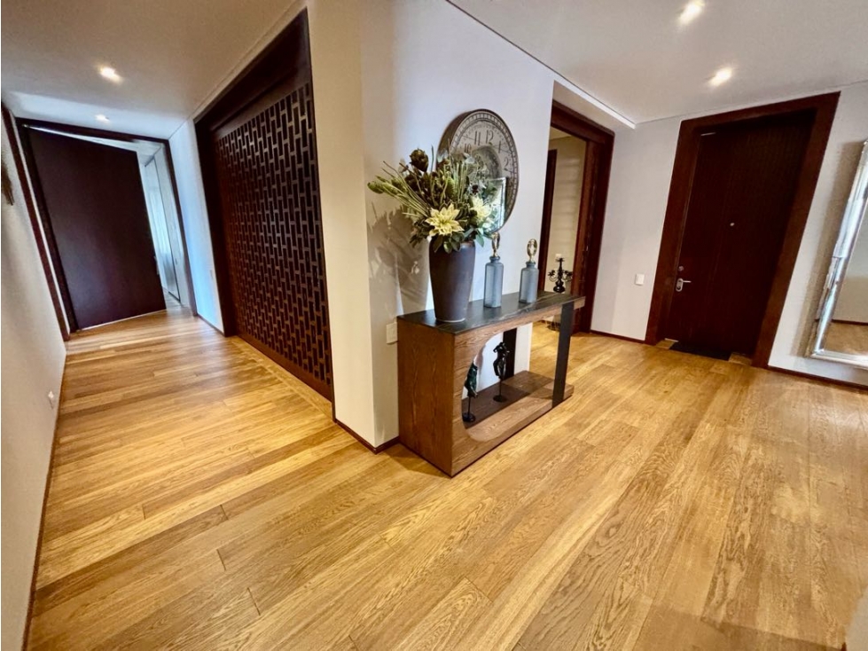 Apartamento en venta en El Refugio, Bogotá · foto 2 de 24