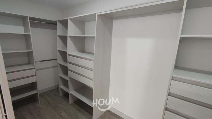 Apartamento de 3 alcobas en venta en Conquistadores, Medellín, 130 m² · foto 3 de 15