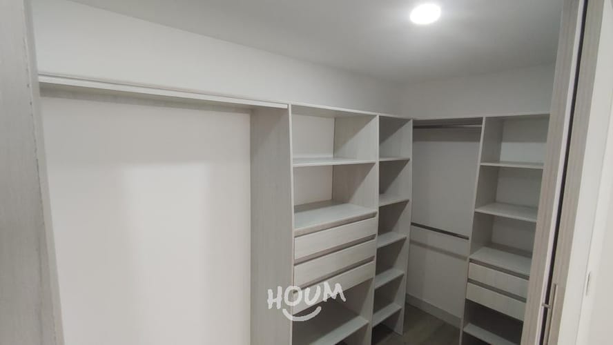 Apartamento de 3 alcobas en venta en Conquistadores, Medellín, 130 m² · foto 4 de 15