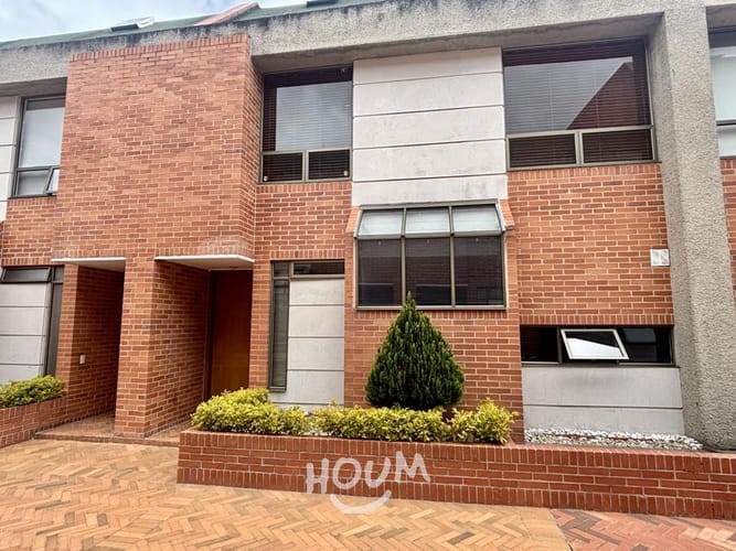 Casa de 4 alcobas en venta en Bosques Del Marques, Bogotá, 263 m² · foto 2 de 24