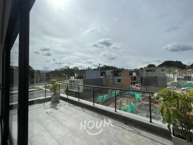 Casa de 4 alcobas en venta en El Porvenir, Rionegro, 242 m² · foto 12 de 24