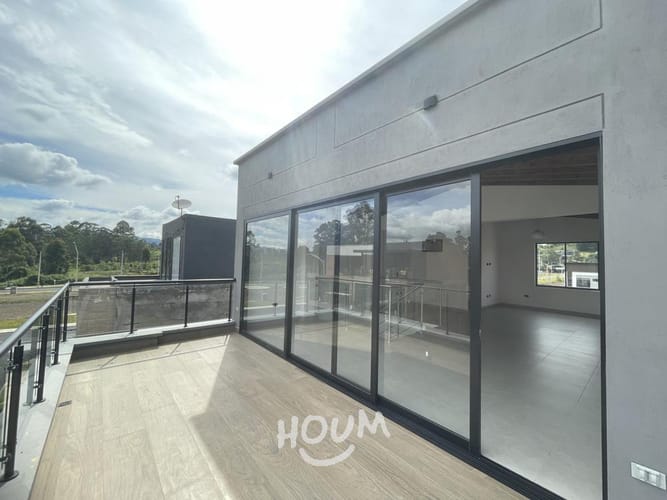 Casa de 4 alcobas en venta en El Porvenir, Rionegro, 242 m² · foto 20 de 24
