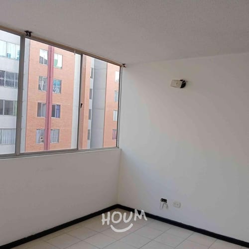 Apartamento de 3 alcobas en venta en Uaecd 007, Soacha, 55 m² · foto 2 de 24
