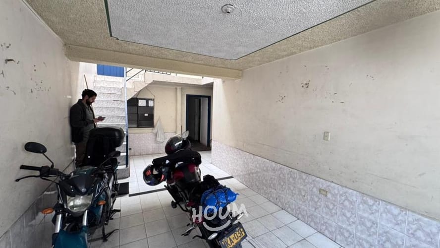 Casa de 10 alcobas en venta en Bravo Paez, Bogotá, 386 m² · foto 5 de 24