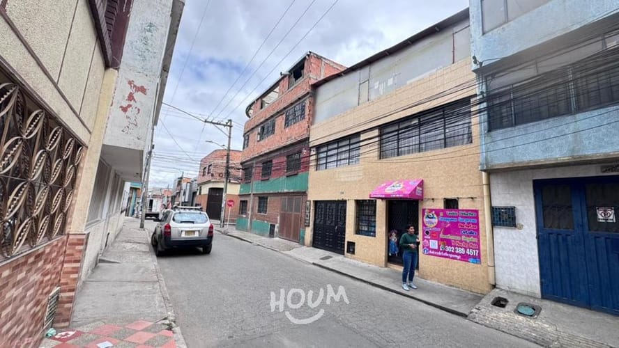 Casa de 10 alcobas en venta en Bravo Paez, Bogotá, 386 m² · foto 15 de 24