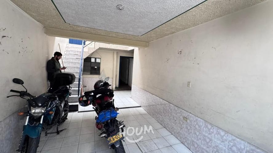 Casa de 10 alcobas en venta en Bravo Paez, Bogotá, 386 m² · foto 22 de 24