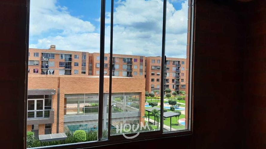 Apartamento de 3 alcobas en venta en Echavarria, Madrid, 65 m² · foto 3 de 24