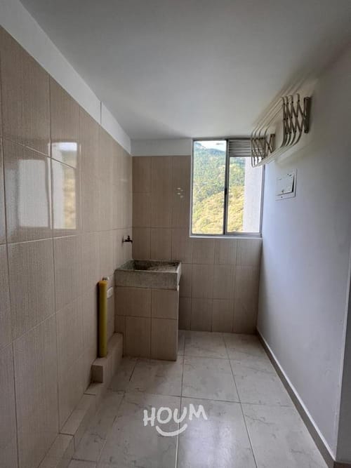 Apartamento de 3 alcobas en venta en Quitasol, Bello, 49 m² · foto 10 de 16