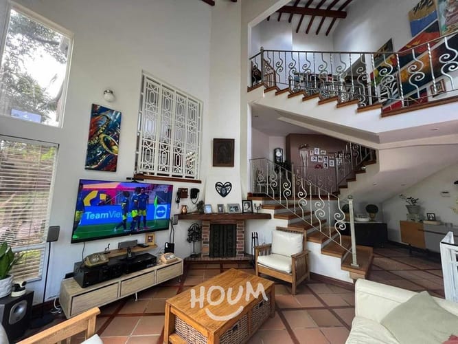 Casa de 3 alcobas en venta en Loma Del Esmeraldal, Envigado, 700 m² · foto 2 de 23
