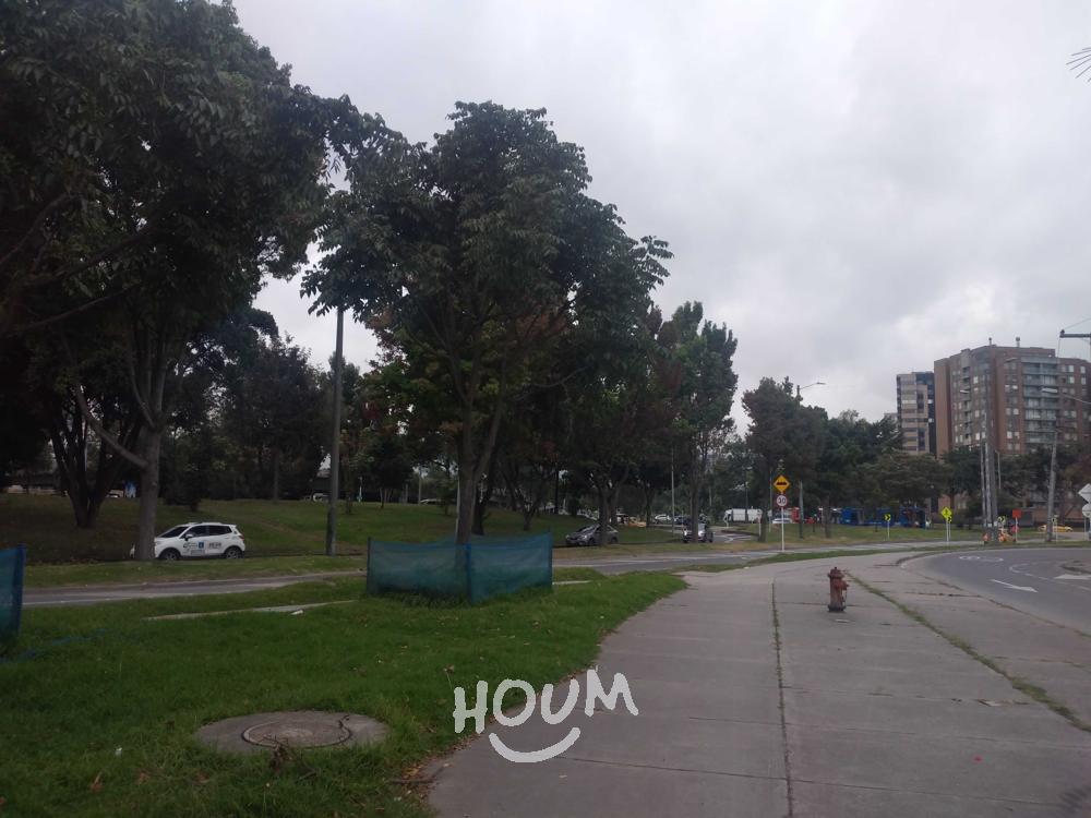 Casa en venta en Fontibon, Bogotá · foto 3 de 24