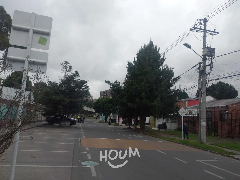 Casa en venta en Fontibon, Bogotá · foto 8 de 24