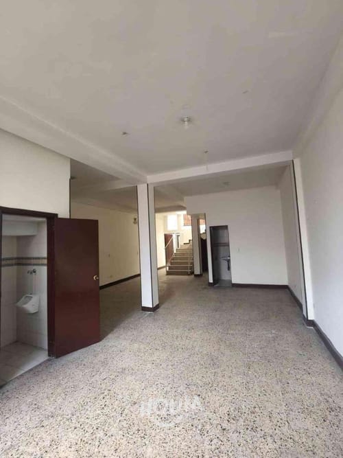 Casa de 7 alcobas en venta en Suba Urbano, Bogotá, 120 m² · foto 3 de 24