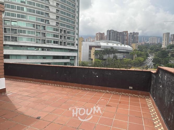Apartamento de 7 alcobas en venta en El Poblado, Medellín, 240 m² · foto 4 de 24