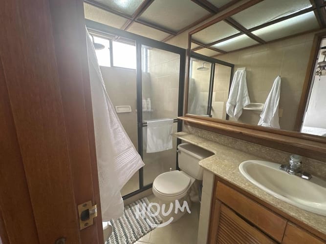 Apartamento de 7 alcobas en venta en El Poblado, Medellín, 240 m² · foto 16 de 24