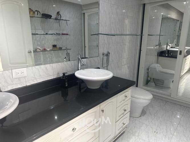 Apartamento de 7 alcobas en venta en El Poblado, Medellín, 240 m² · foto 21 de 24