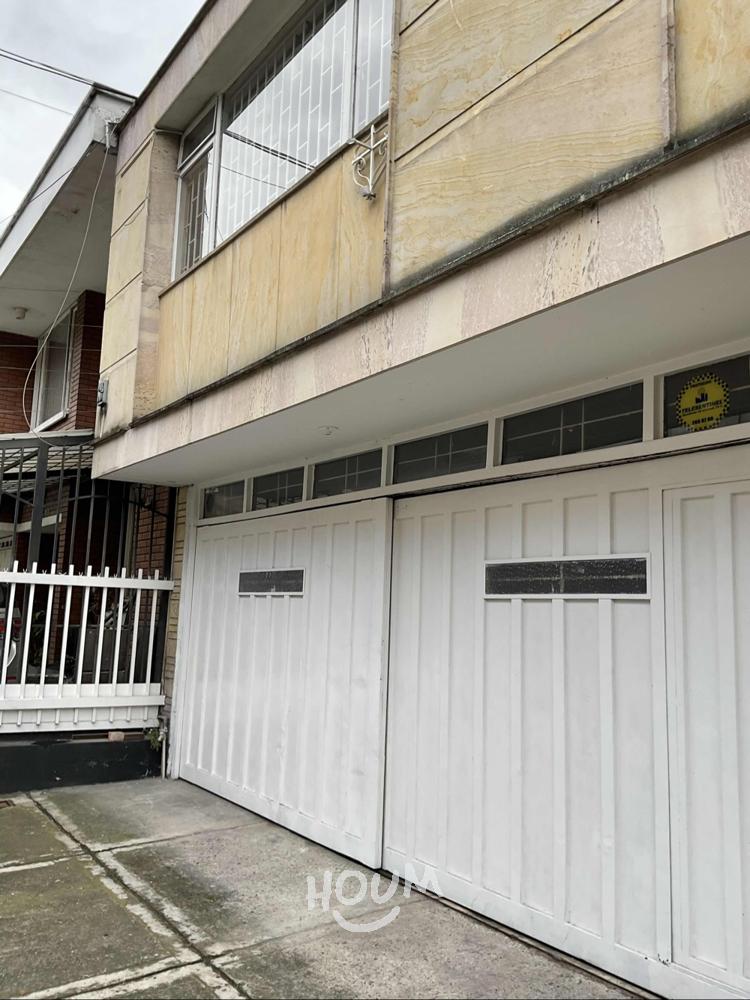 Casa en venta en Quinta Paredes, Bogotá · foto 3 de 24