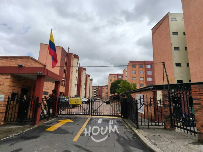 Apartamento en venta en Plaza Imperial Centro Comercial, Bogotá · foto 3 de 20