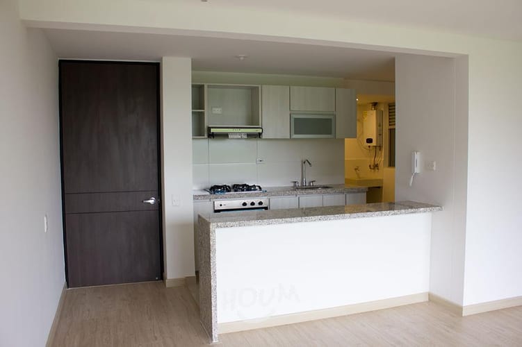 Apartamento de 3 alcobas en venta en La Estancia, Madrid, 76 m² · foto 3 de 24