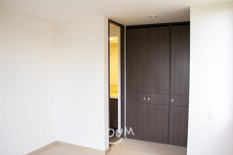 Apartamento de 3 alcobas en venta en La Estancia, Madrid, 76 m² · foto 14 de 24