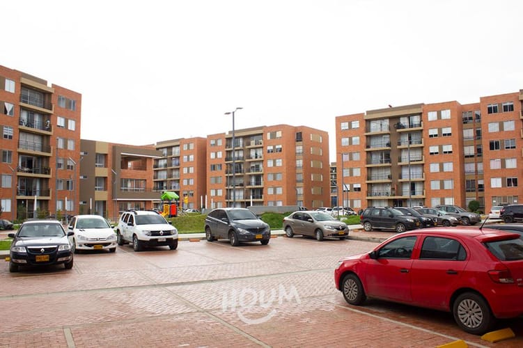 Apartamento de 3 alcobas en venta en La Estancia, Madrid, 76 m² · foto 23 de 24