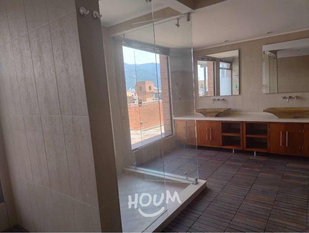 Apartamento en venta en Santa Barbara, Bogotá · foto 11 de 24