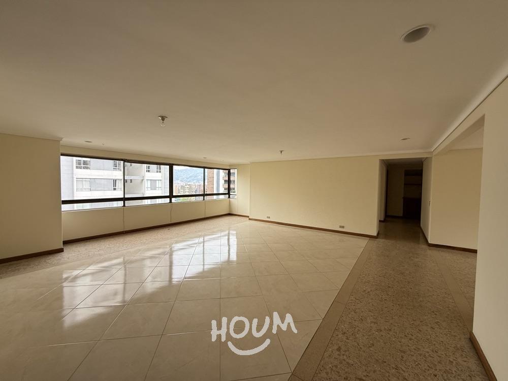 Apartamento en venta en El Poblado, Medellín · foto 2 de 16