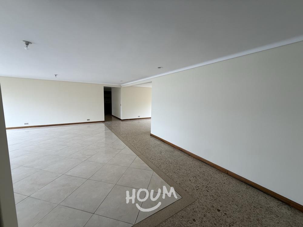 Apartamento en venta en El Poblado, Medellín · foto 3 de 16