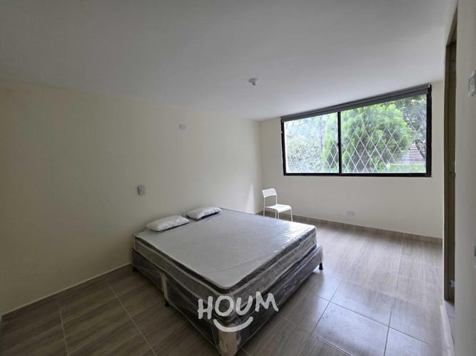 Casa de 9 alcobas en venta en Laureles, Medellín, 190 m² · foto 9 de 16