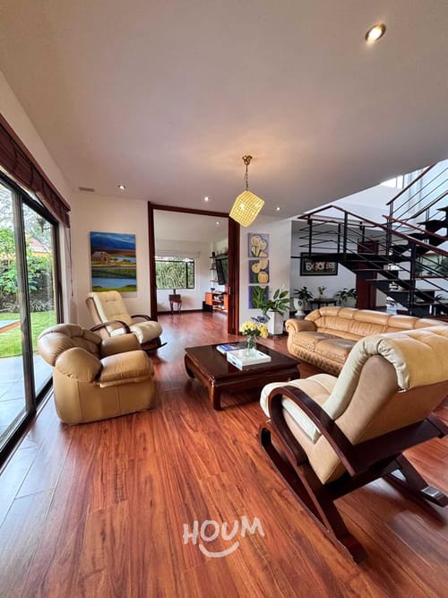 Casa de 4 alcobas en venta en Pueblo Viejo, Cota, 1030 m² · foto 2 de 24