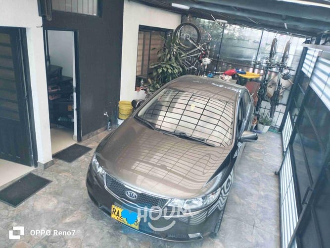 Casa de 4 alcobas en venta en Engativá, Bogotá, 126 m² · foto 2 de 24