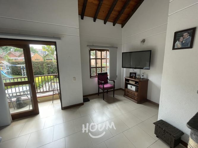 Casa de 5 alcobas en venta en Los Colegios, Rionegro, 200 m² · foto 9 de 21