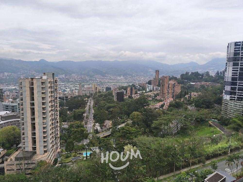 Apartamento en venta en El Poblado, Medellín · foto 2 de 24