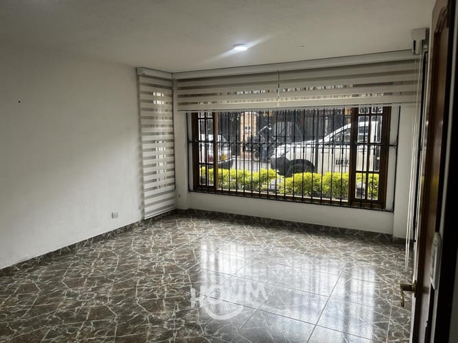 Casa de 4 alcobas en venta en Cota, 275 m² · foto 3 de 24