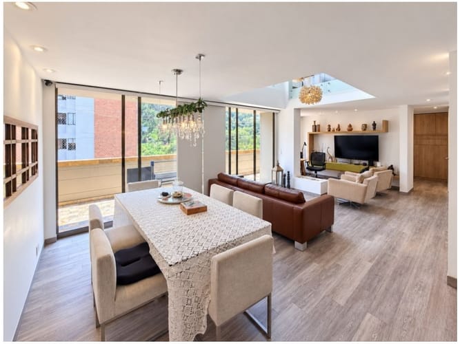 Apartamento de 3 alcobas en venta en Vía Las Palmas, Medellín, 134 m² · foto 2 de 24