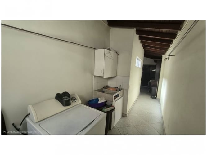 Casa de 8 alcobas en venta en Laureles, Medellín, 300 m² · foto 6 de 24