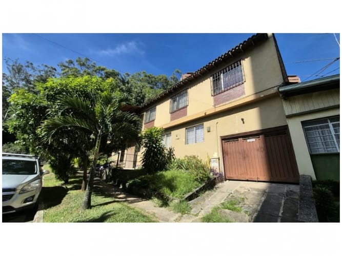 Casa de 8 alcobas en venta en Laureles, Medellín, 300 m² · foto 10 de 24