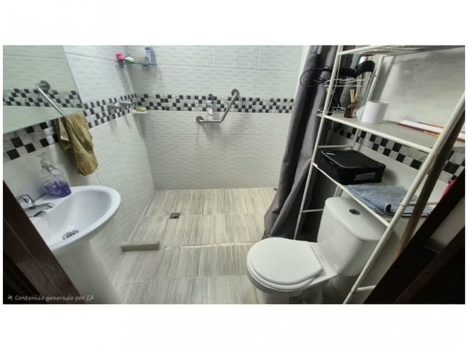 Casa de 8 alcobas en venta en Laureles, Medellín, 300 m² · foto 11 de 24