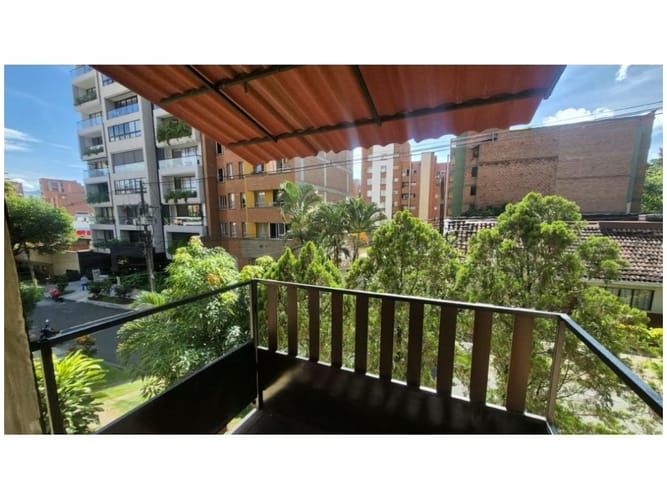 Casa de 8 alcobas en venta en Laureles, Medellín, 300 m² · foto 12 de 24