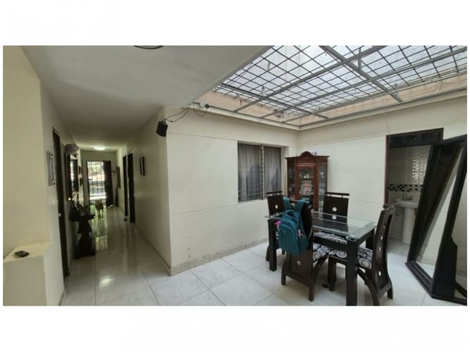 Casa de 8 alcobas en venta en Laureles, Medellín, 300 m² · foto 15 de 24