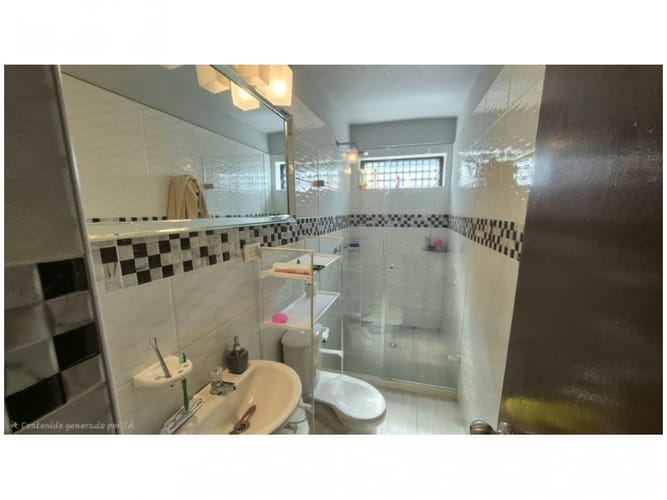 Casa de 8 alcobas en venta en Laureles, Medellín, 300 m² · foto 20 de 24