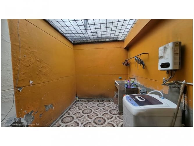 Casa de 8 alcobas en venta en Laureles, Medellín, 300 m² · foto 21 de 24