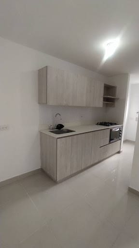 Apartamento de 3 alcobas en arriendo en Prados De Sabaneta, Sabaneta, 87 m² · foto 2 de 12