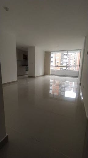 Apartamento de 3 alcobas en arriendo en Prados De Sabaneta, Sabaneta, 87 m² · foto 3 de 12