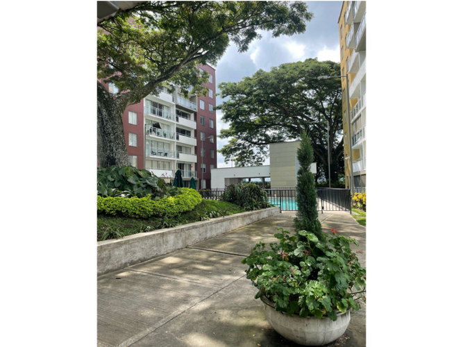 Apartamento de 2 alcobas en venta en Las Mercedes, Palmira, 86 m² · foto 2 de 24