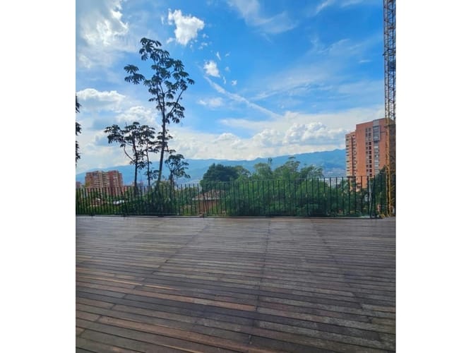 Casa de 5 alcobas en venta en El Tesoro, Medellín, 420 m² · foto 3 de 24