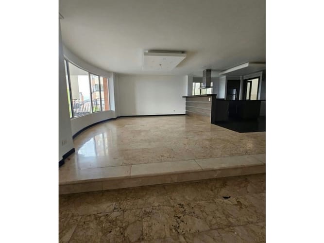Casa de 5 alcobas en venta en El Tesoro, Medellín, 420 m² · foto 5 de 24