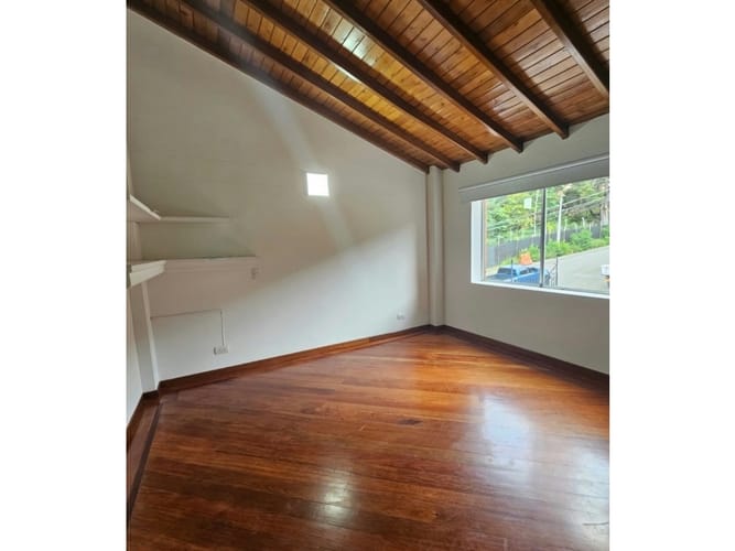 Casa de 5 alcobas en venta en El Tesoro, Medellín, 420 m² · foto 9 de 24
