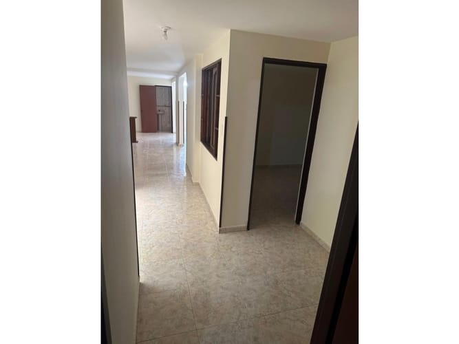 Casa de 7 alcobas en venta en Vipasa, Cali, 250 m² · foto 9 de 24