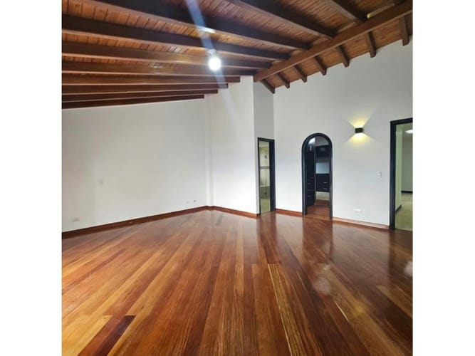 Casa de 5 alcobas en venta en El Tesoro, Medellín, 420 m² · foto 11 de 24